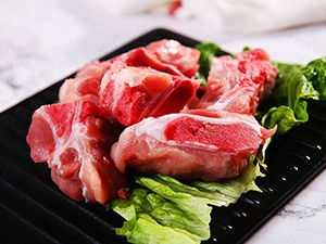 Carne de res con hueso