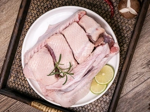 Carne de ganso en trozos