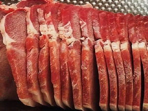 Carne de cerdo con hueso