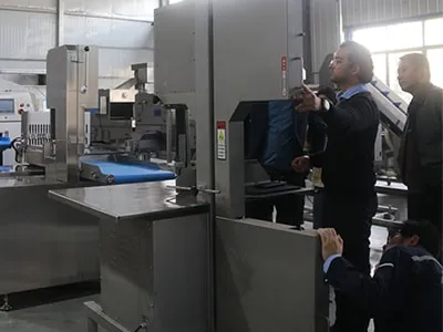 Sierras de cinta inteligentes para una empresa de carne halal en Pakistán